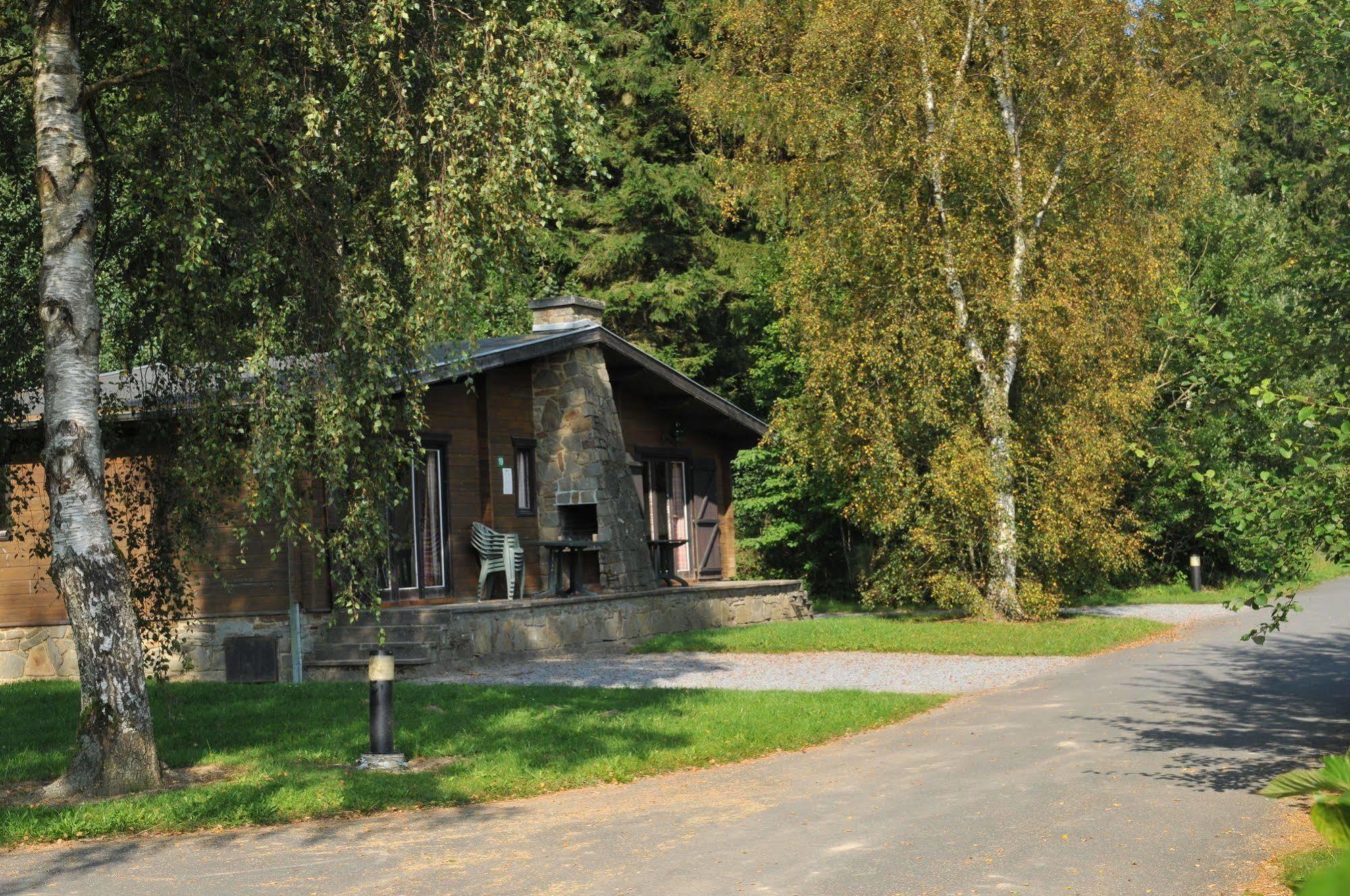 Village De Vacances De Vencimont Vonêche Exterior foto