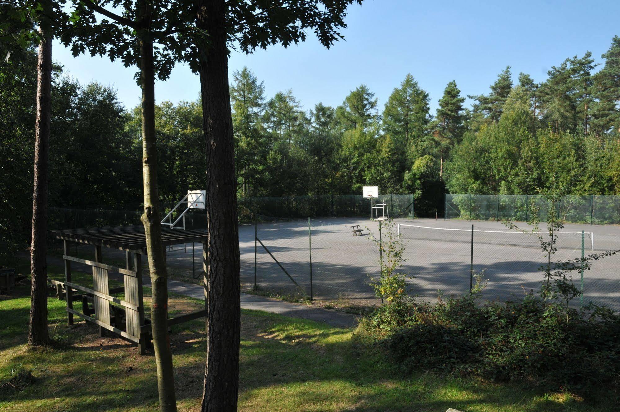 Village De Vacances De Vencimont Vonêche Exterior foto